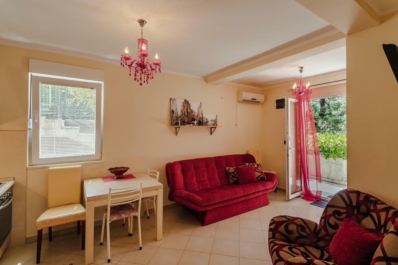 הרצג-נובי Poolside Apartments Miljan I Ranko מראה חיצוני תמונה
