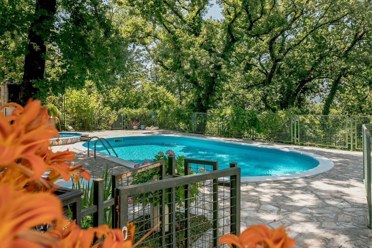 הרצג-נובי Poolside Apartments Miljan I Ranko מראה חיצוני תמונה