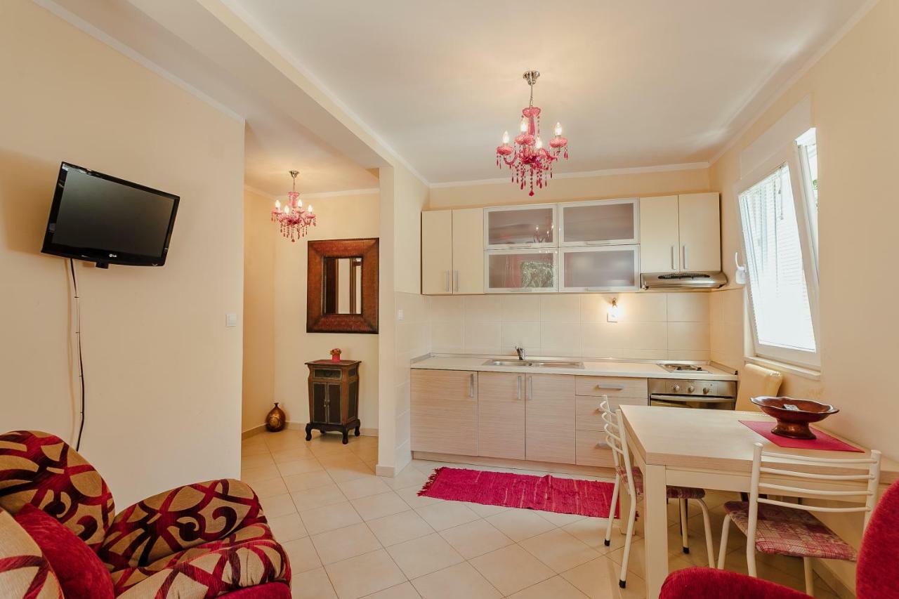 הרצג-נובי Poolside Apartments Miljan I Ranko מראה חיצוני תמונה
